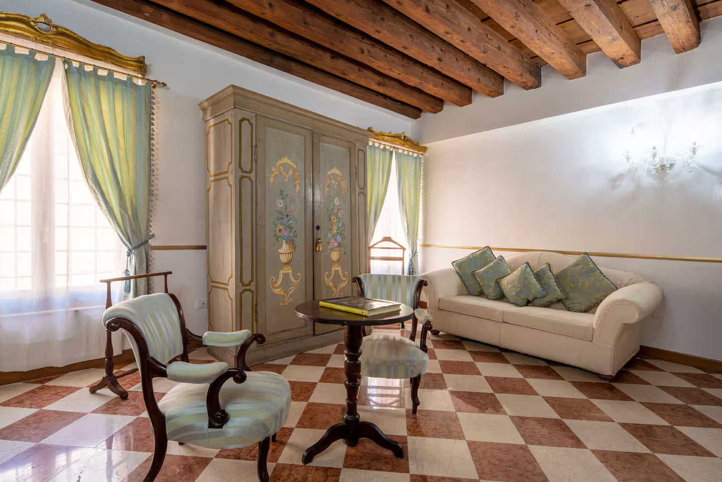 Airbnb Rental unit in Venice